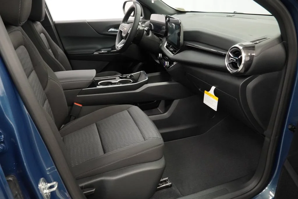 New 2027 Lakeshore Blue Metallic Chevrolet LT image 29