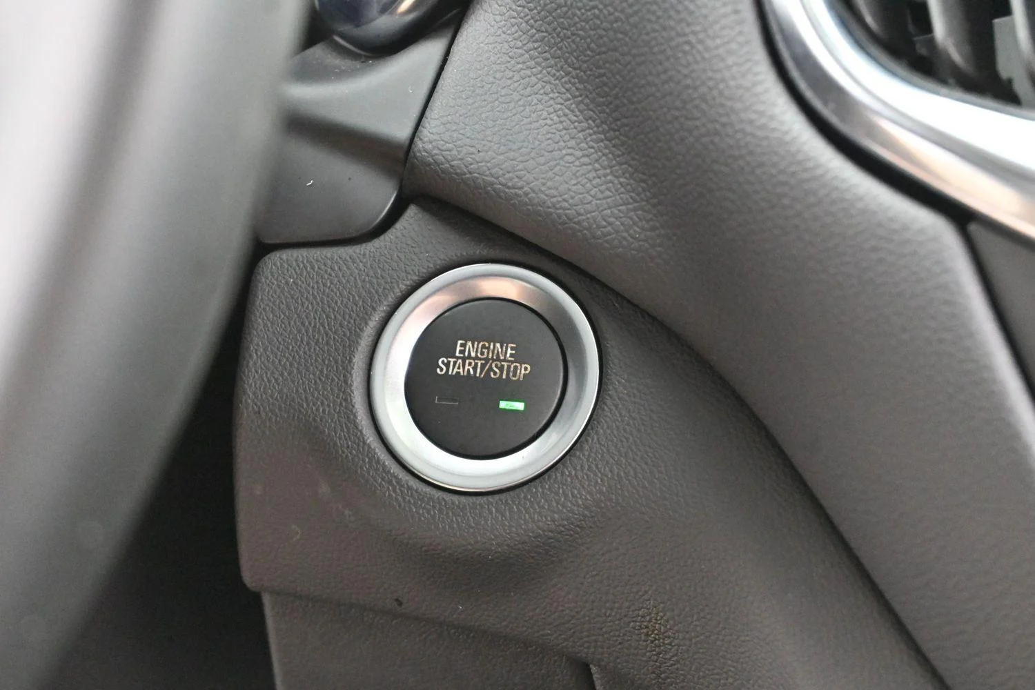 Used 2024 Lakeshore Blue Metallic Chevrolet LT image 27