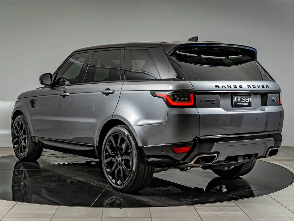Used 2021 Eiger Gray Metallic Land Rover HSE Silver Edition image 7