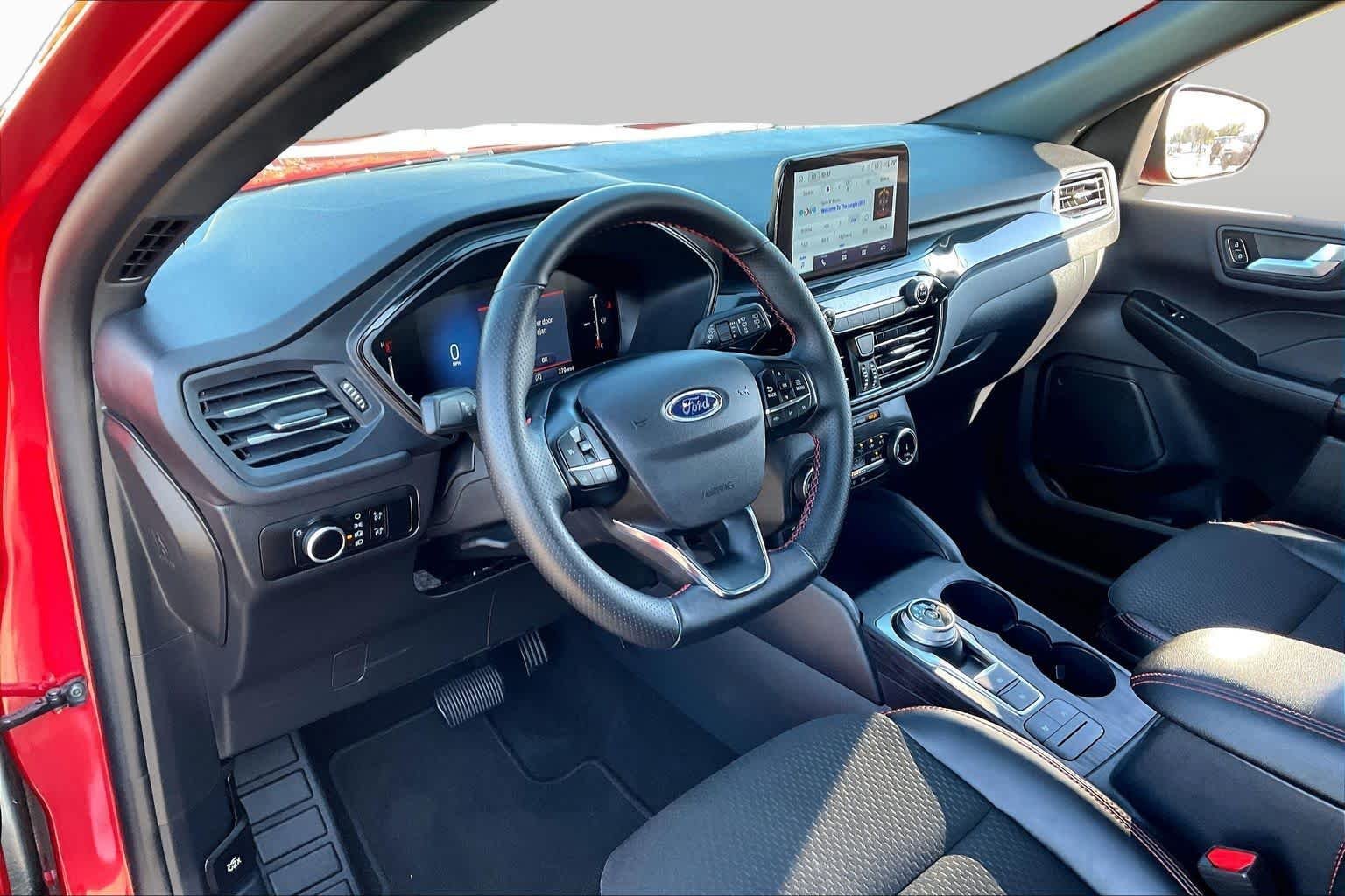 Used 2025 Rapid Red Metallic Tinted Clearcoat Ford ST-Line image 17