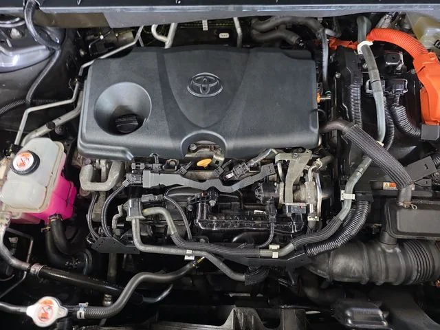 Used 2020 Magnetic Gray Metallic Toyota XLE image 33