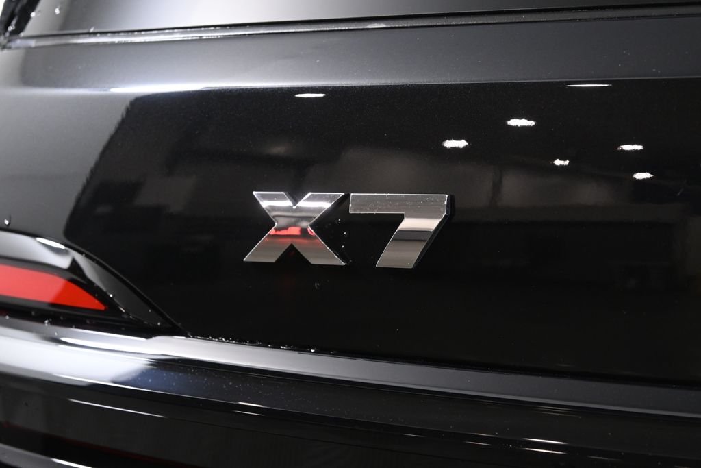 New 2027 Black Sapphire Metallic BMW M60i image 43