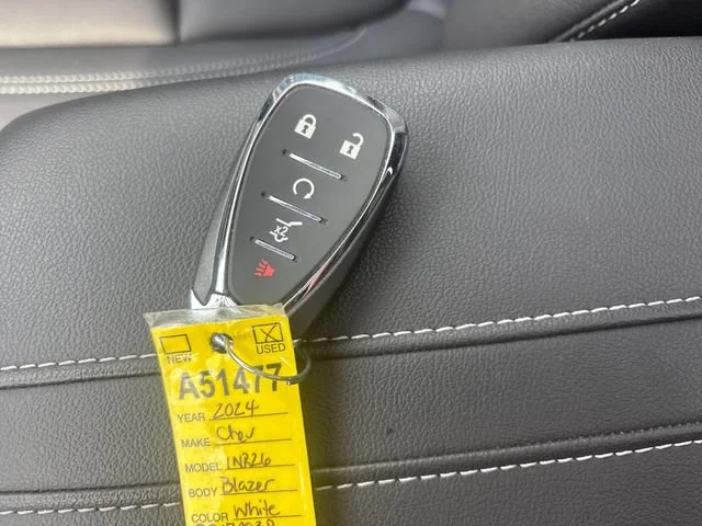 Used 2024 Summit White Chevrolet 3LT image 33