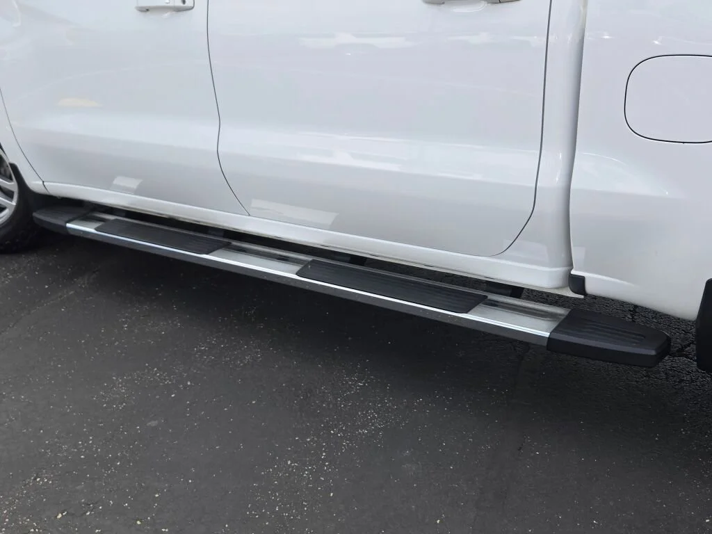 Used 2020 SUMMIT WHITE Chevrolet LT image 17