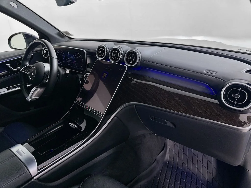Used 2023 Blue Mercedes-Benz GLC 300 image 27