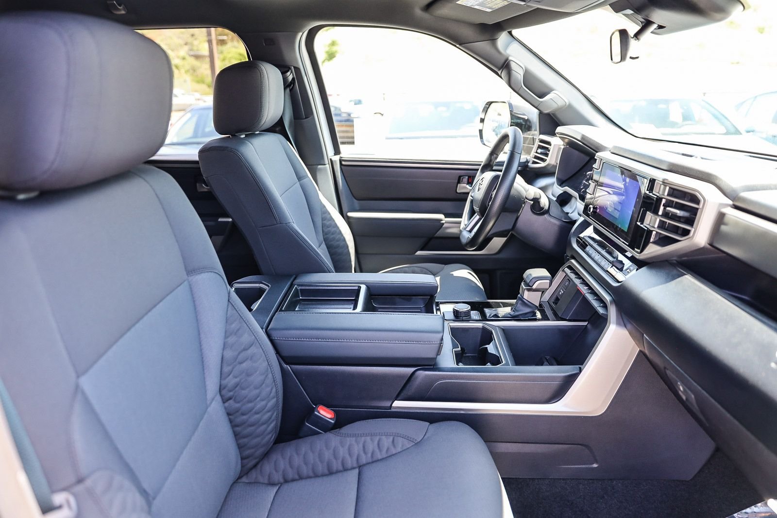 2026 Toyota Tundra SR5 - Photo 17