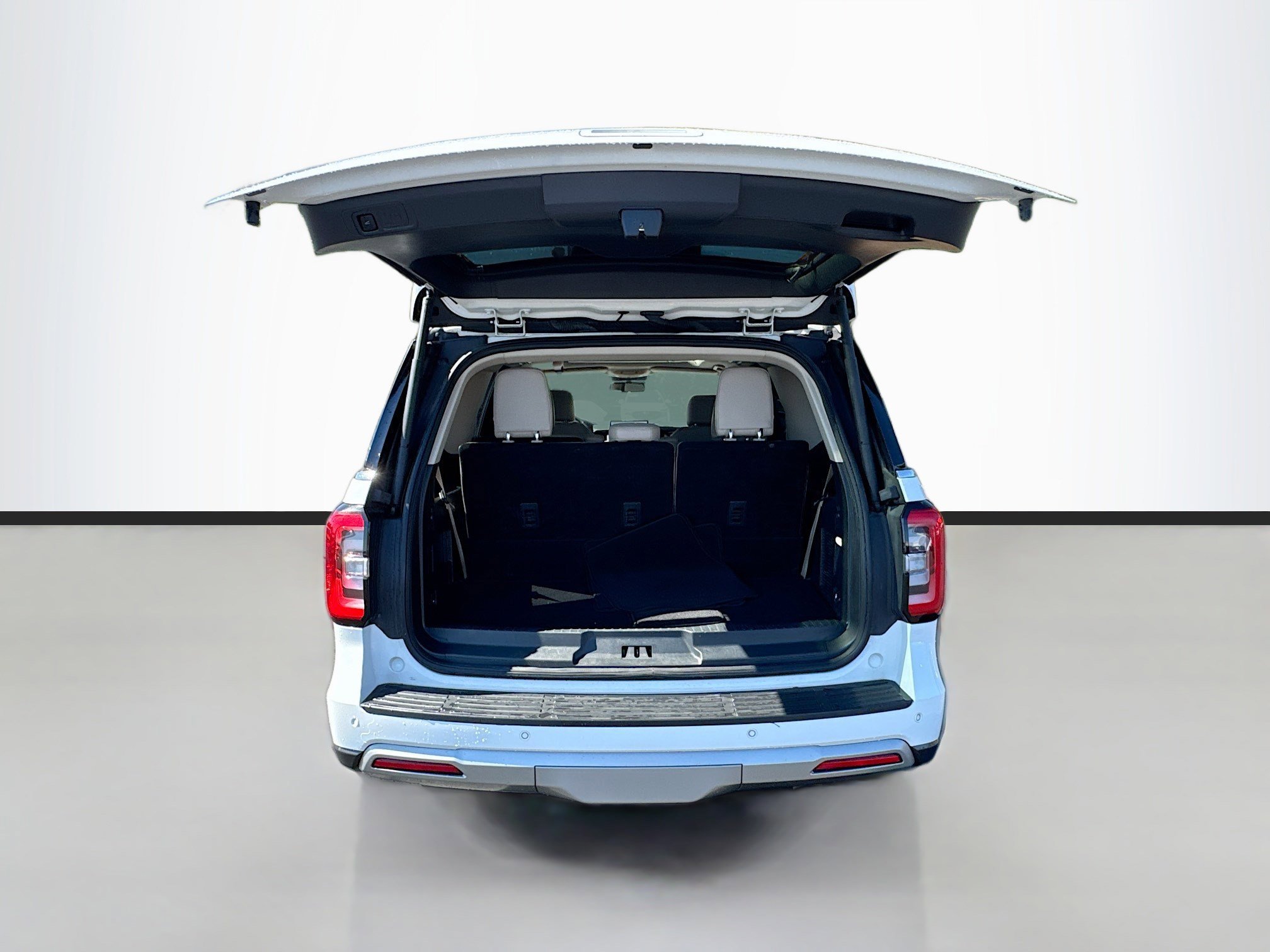 Used 2024 Oxford White Ford Limited image 29