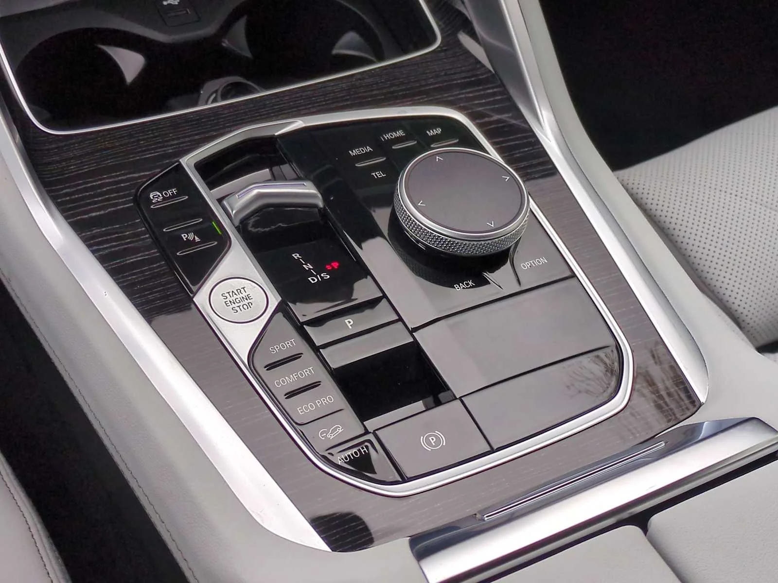 New 2026 Black Sapphire Metallic BMW xDrive40i image 34
