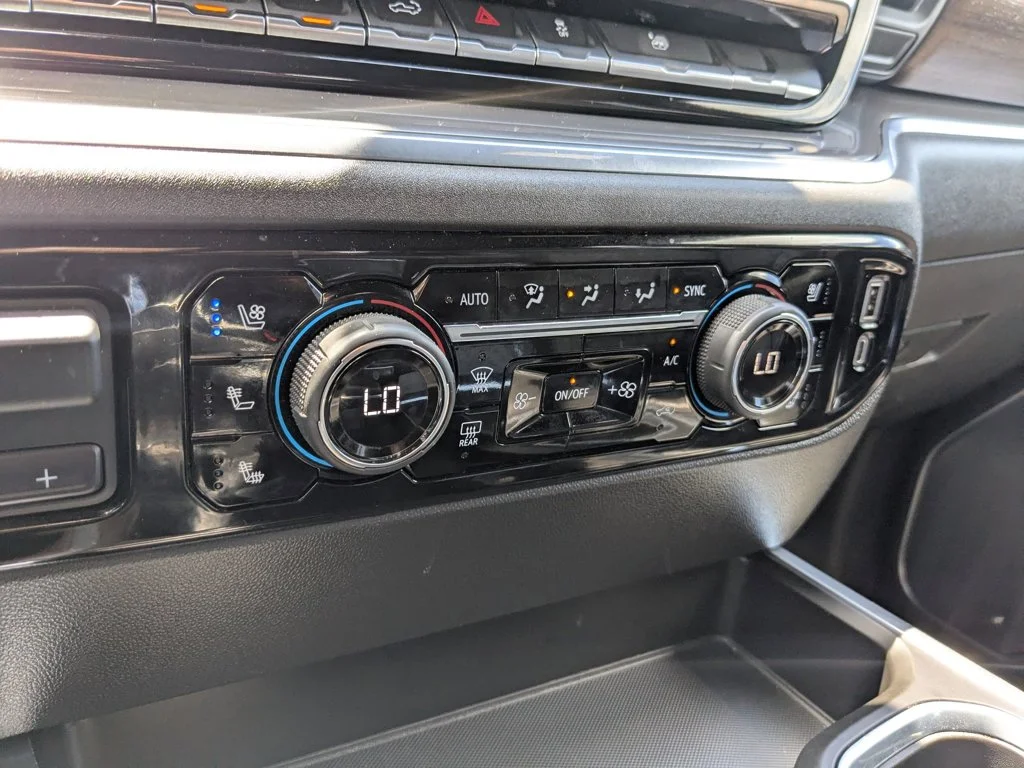 Used 2023 Iridescent Pearl Tricoat Chevrolet High Country image 19