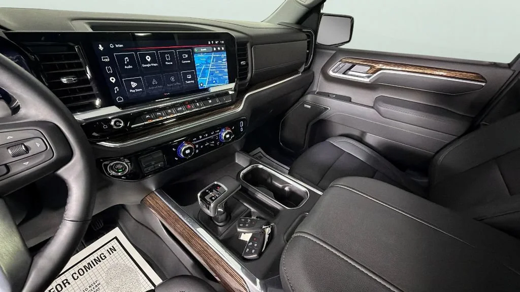 Used 2026 Downpour Metallic GMC Elevation image 19