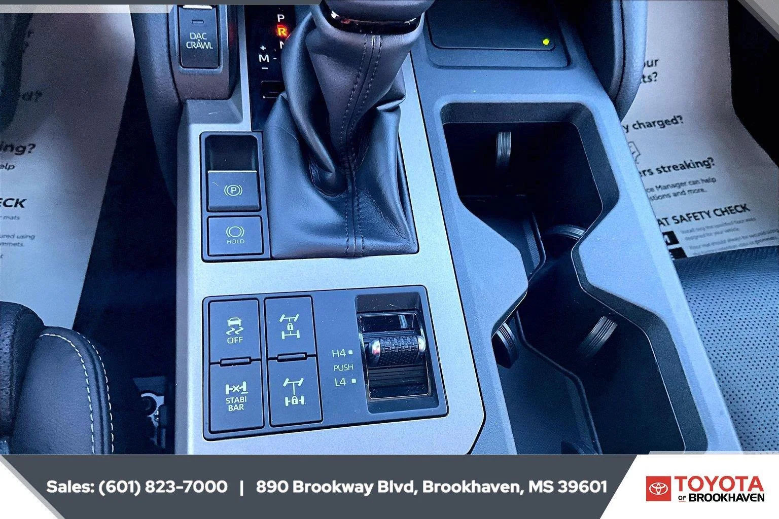 Used 2025 Wind Chill Pearl Toyota Base image 23