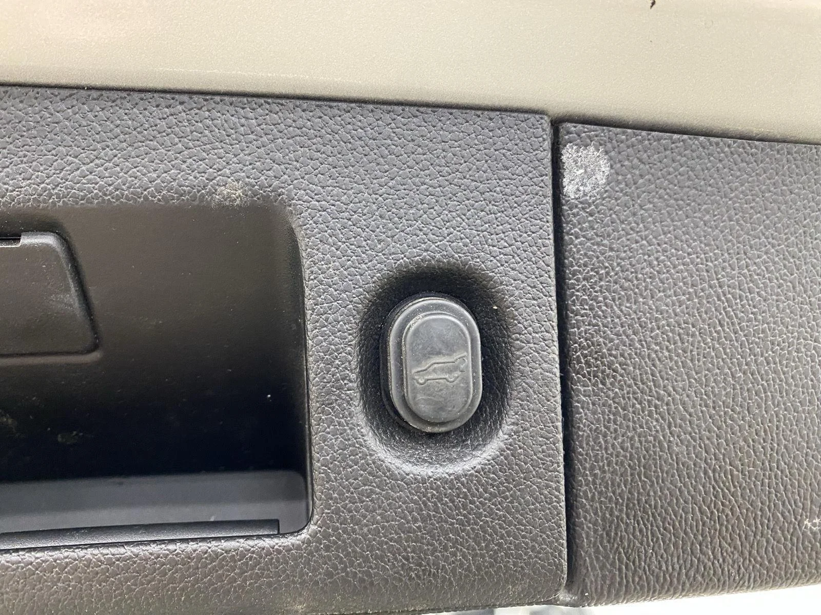 Used 2020 Silver Ice Metallic Chevrolet LT image 10