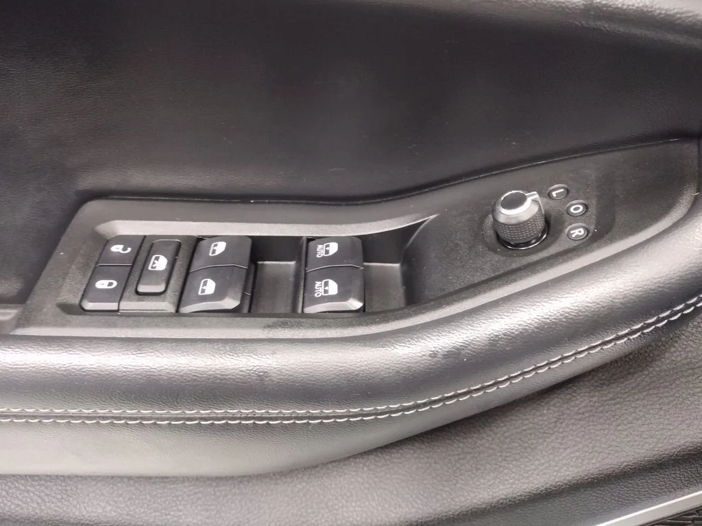 Used 2021 Silver Jeep Limited image 22