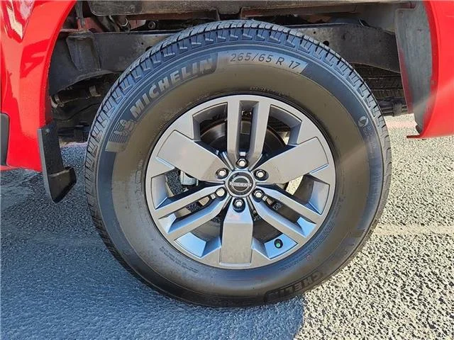 Used 2025 Red Alert Nissan SV 4x4 Crew Cab 5 ft. box 126 in. WB image 7
