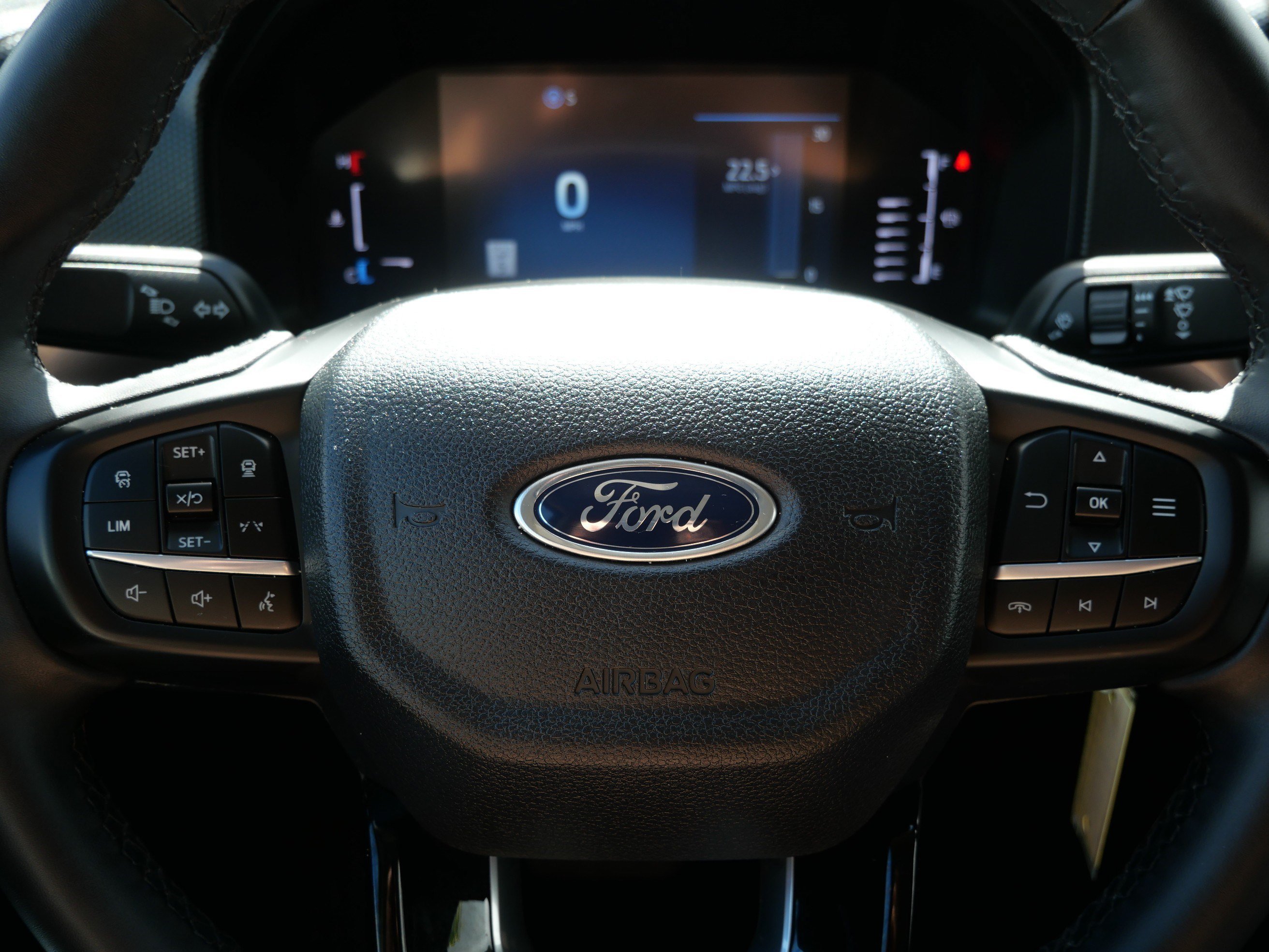 Used 2024 Cactus Grey Ford XLT image 25