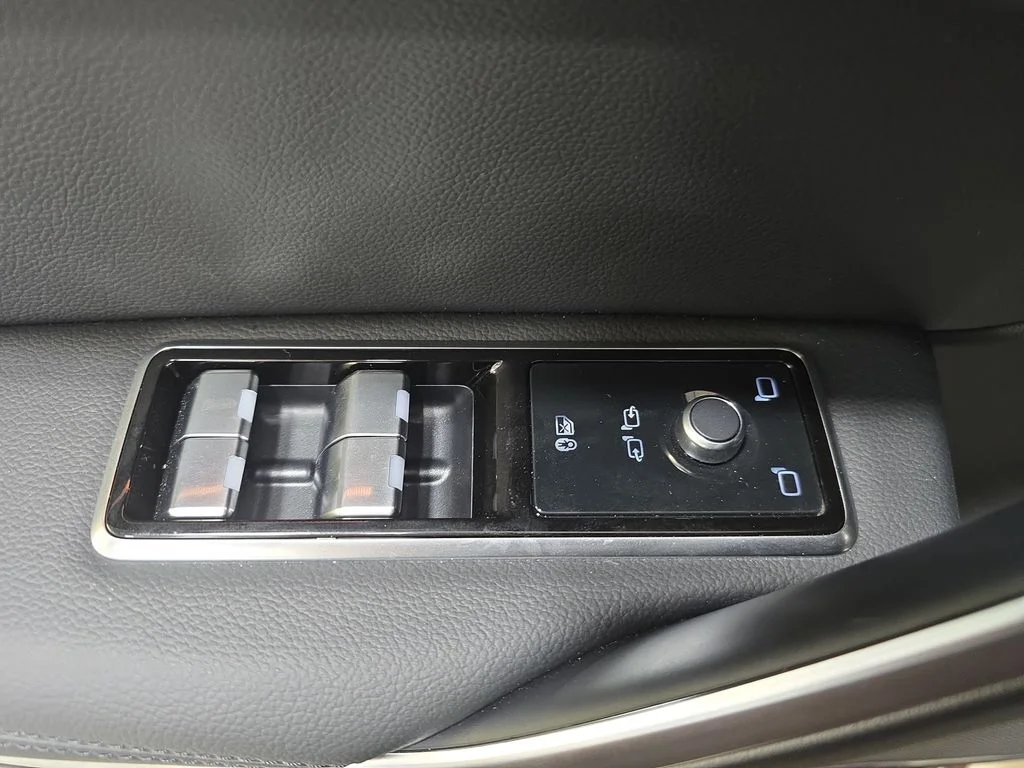 Used 2023 Silver Jaguar P250 S image 28