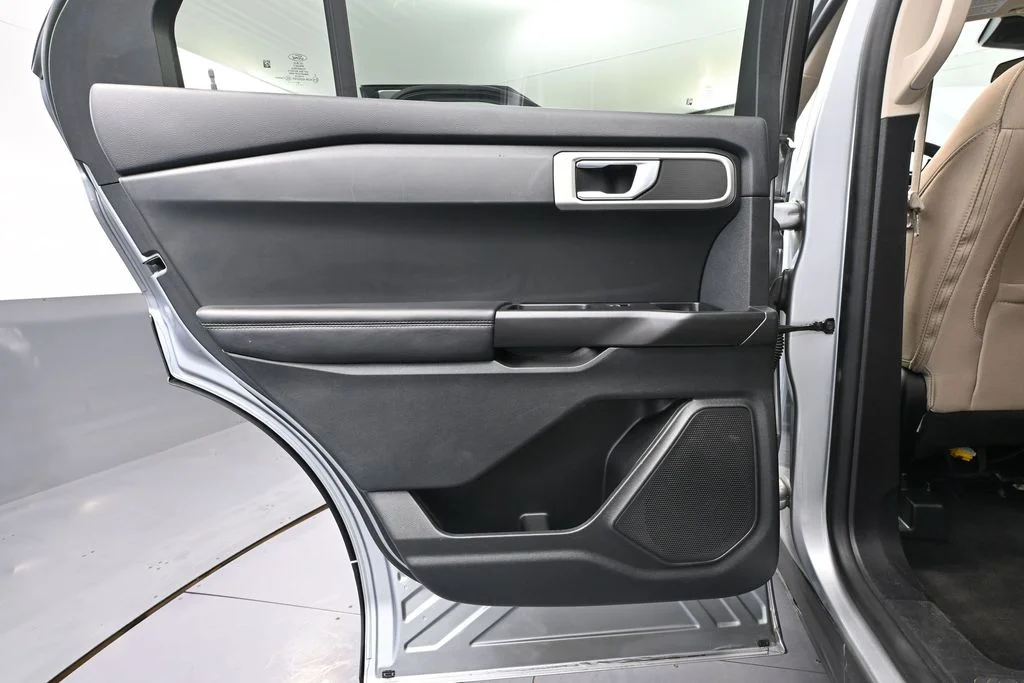 Used 2022 Silver Ford Base image 35