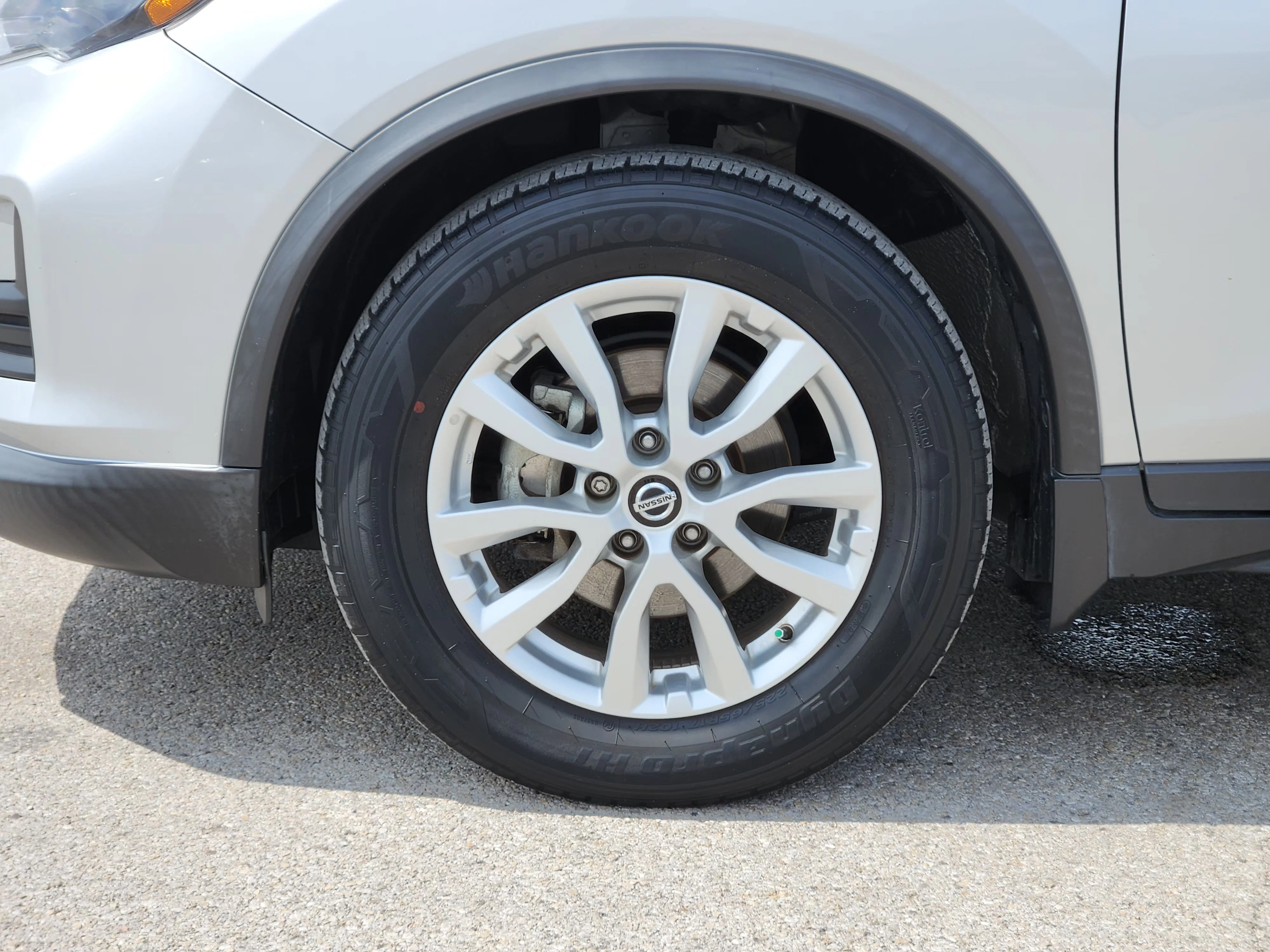 Used 2019 Brilliant Silver Metallic Nissan SV image 11