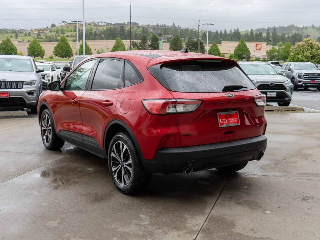 Used 2022 Red Ford SEL image 5
