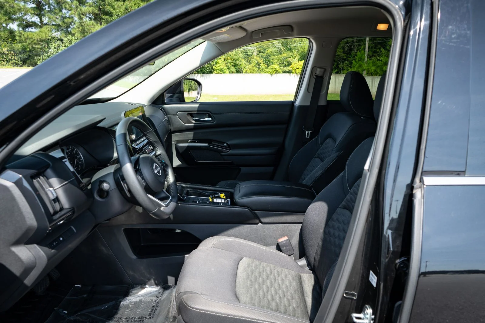 Used 2022 Black Nissan SV image 14