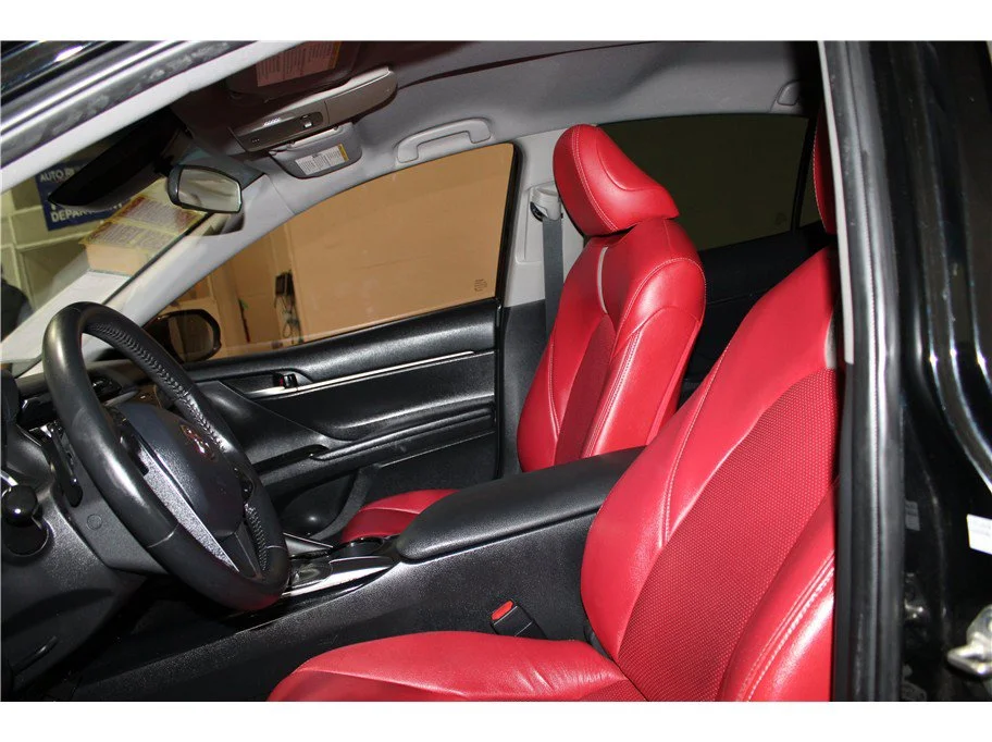 Used 2018 Black Toyota SE Sedan 4D image 10