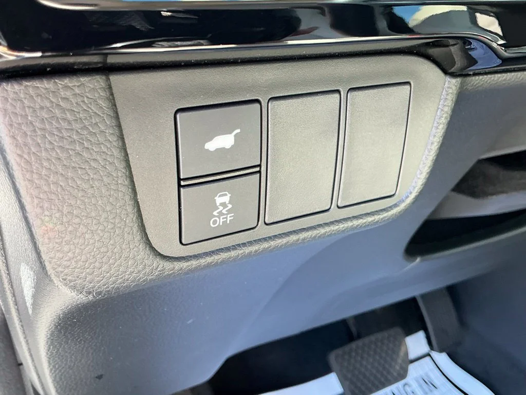 Used 2024  Honda EX-L image 24