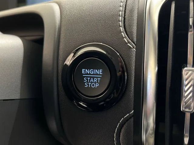 New 2027 White/off-white Ford Platinum image 16