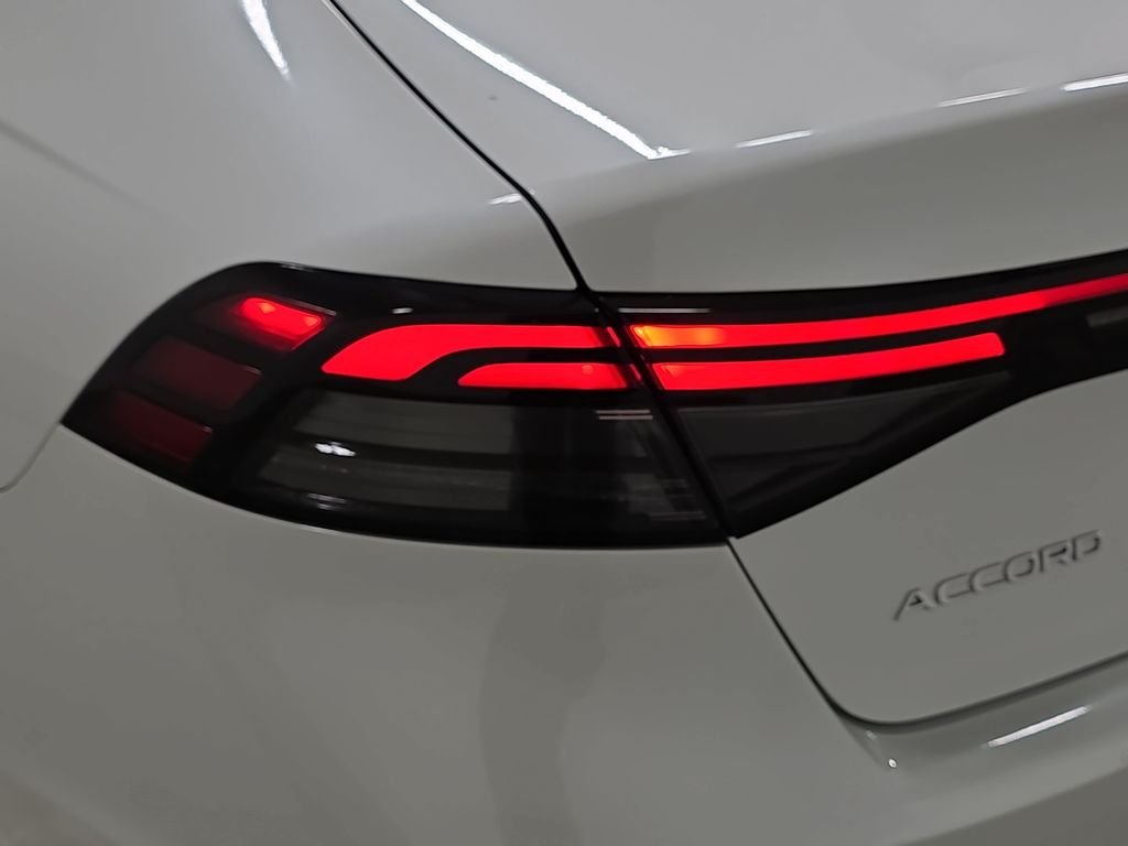Used 2023 White Honda LX image 31
