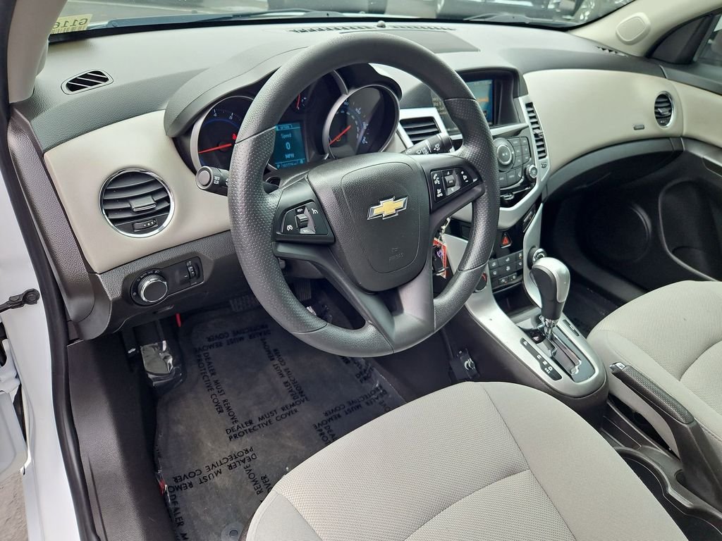 Used 2015 Summit White Chevrolet 1LT image 13