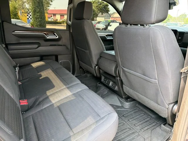 Used 2022 Silver GMC Elevation image 27