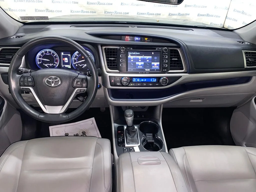 Used 2019 Green Toyota XLE image 26