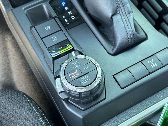 Certified Used 2025 EVEREST Toyota  image 21