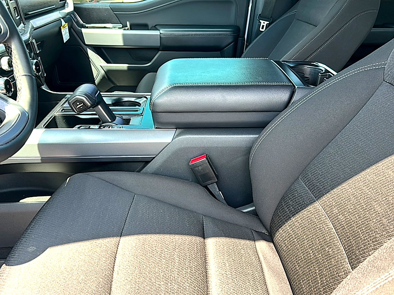 Used 2025 Space White Metallic Ford XLT image 6