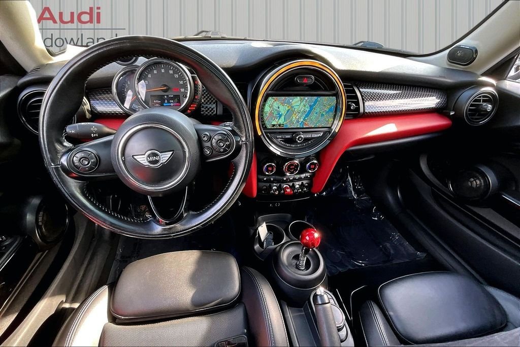 Used 2016 Red MINI Base image 7