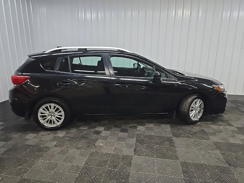 Used 2017 Crystal Black Silica Subaru 2.0i Premium image 2