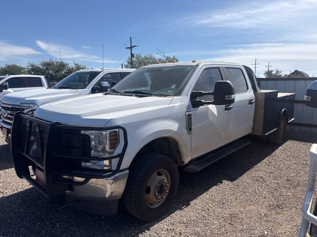 2019 Ford F-350 Super Duty Chassis Cab XL
