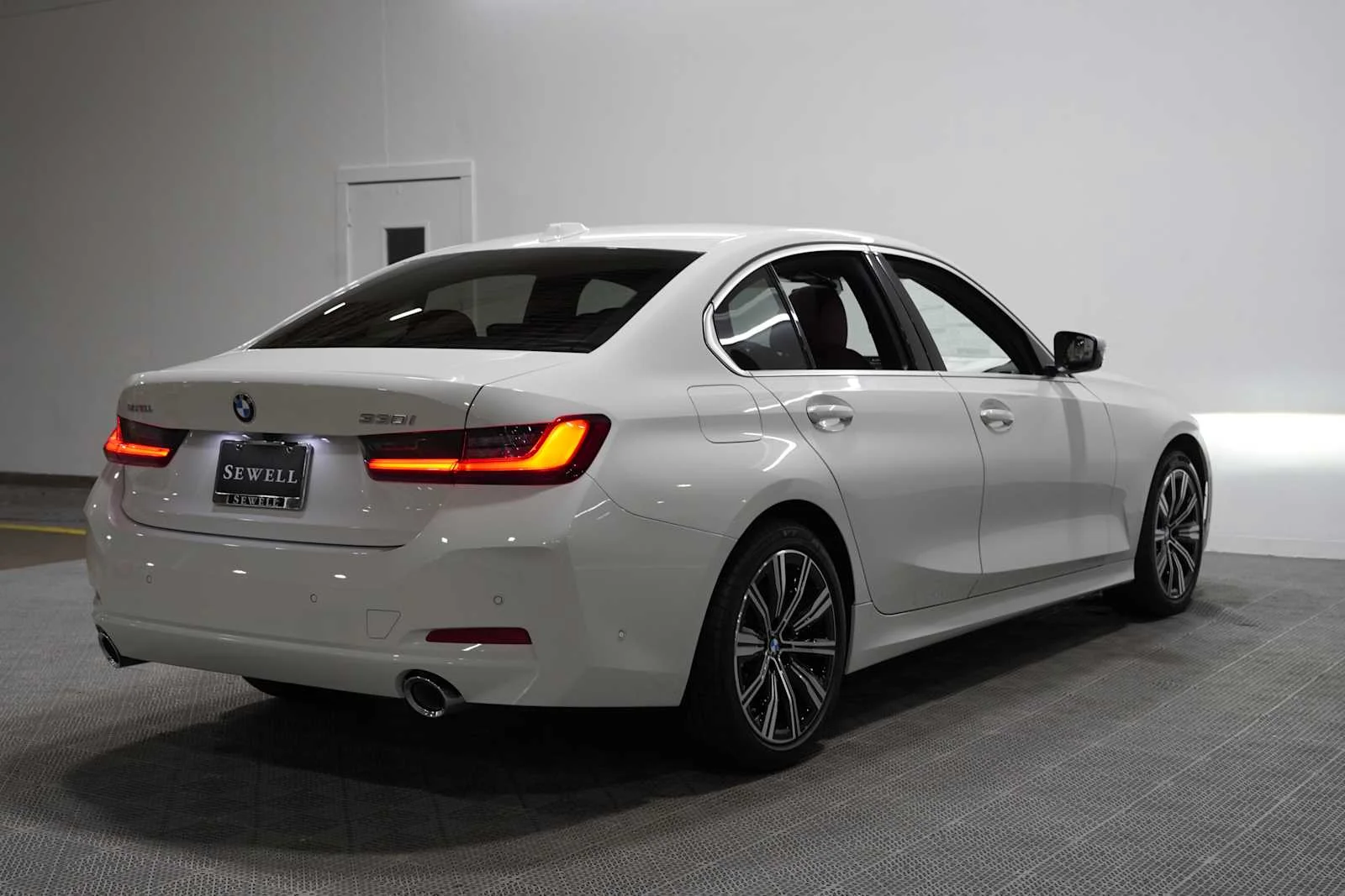 New 2026 Alpine White BMW 330i image 2