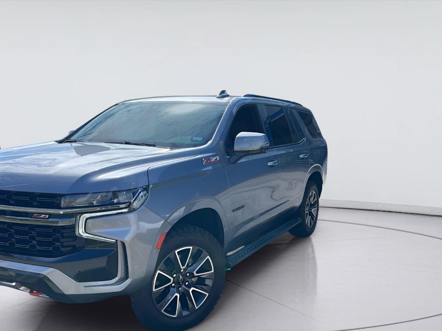 2022 Chevrolet Tahoe photo 2 of 8