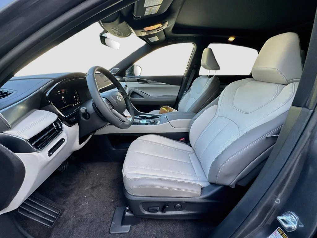 New 2027 GRAPHITE SHADOW INFINITI Luxe AWD image 21