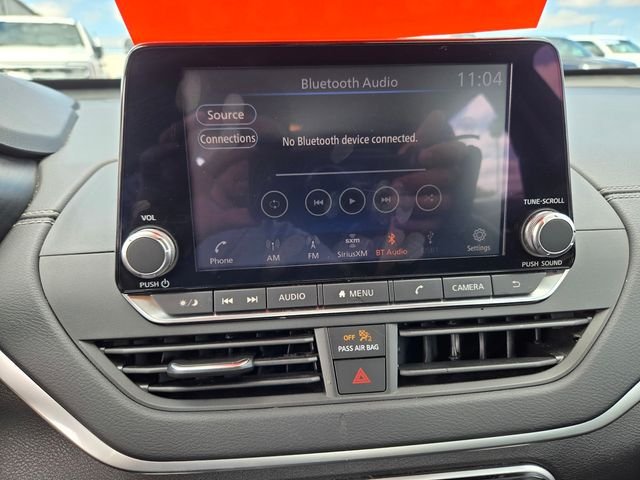 Used 2019 Blue Nissan 2.5 SV image 16