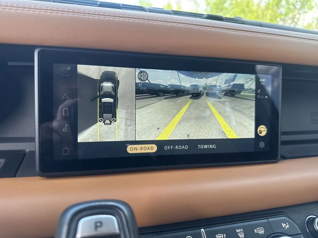 Used 2020  Land Rover X image 17