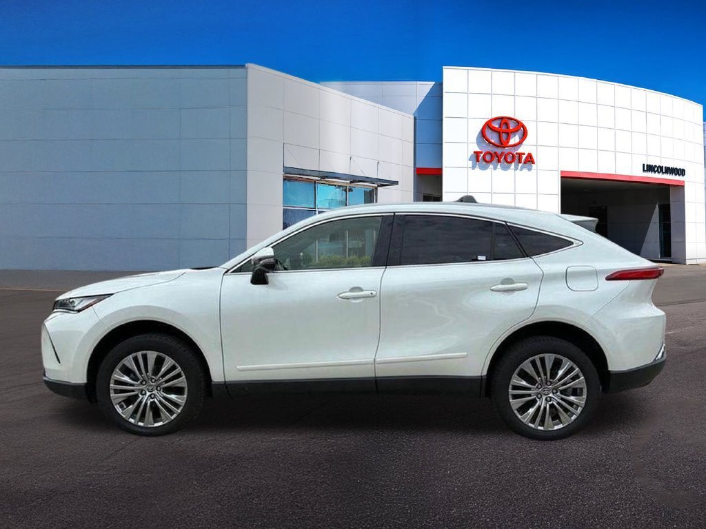 Used 2022 White Toyota XLE image 12