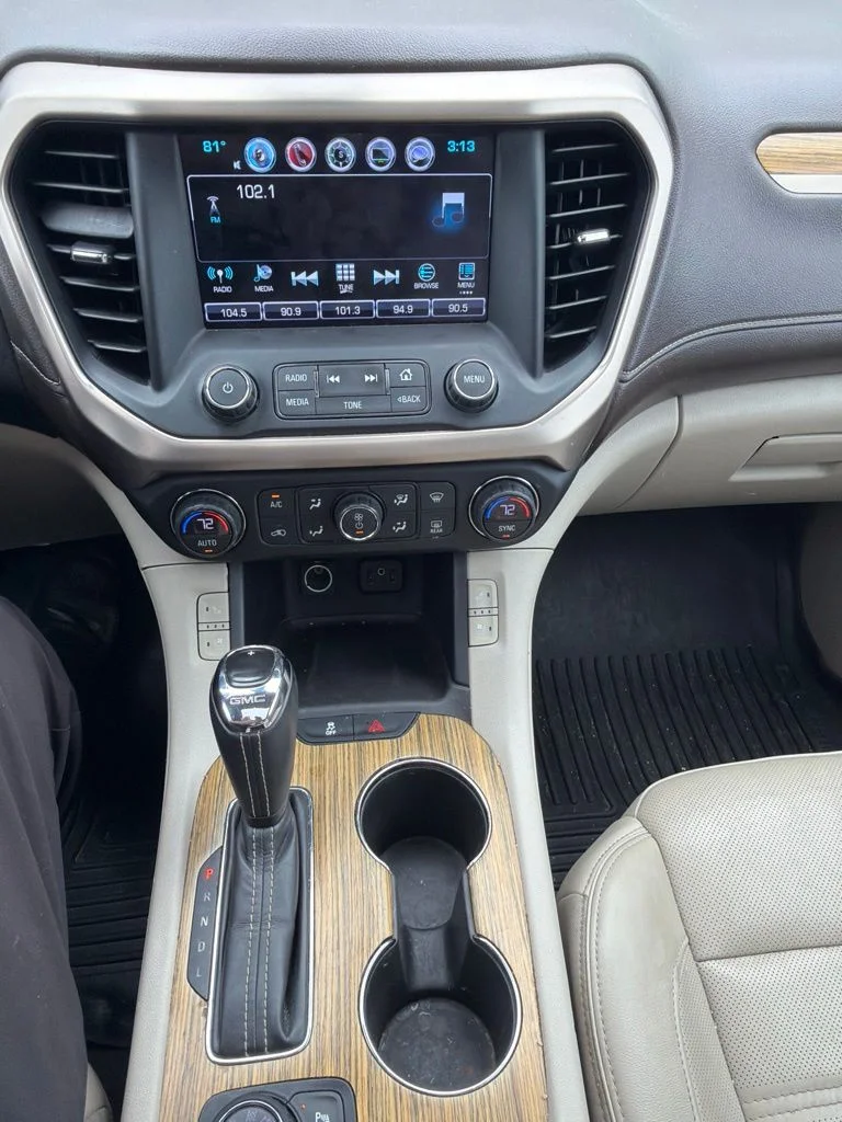 Used 2017 Silver GMC Denali image 11
