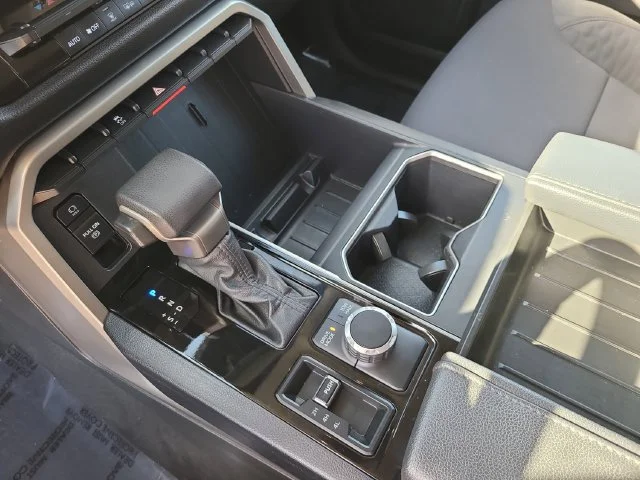 Used 2023  Toyota SR5 image 32