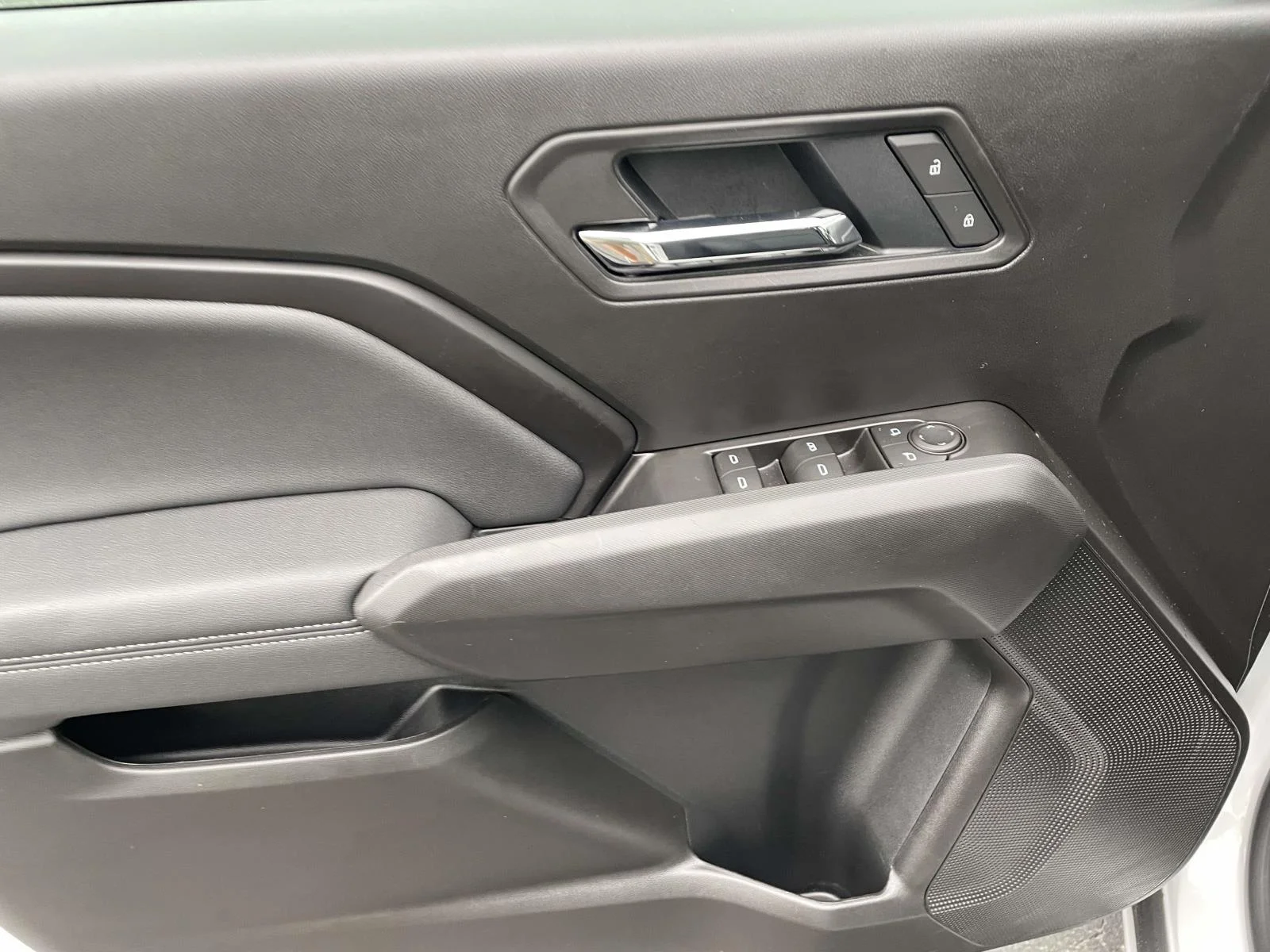 New 2026 Summit White Chevrolet LT image 17