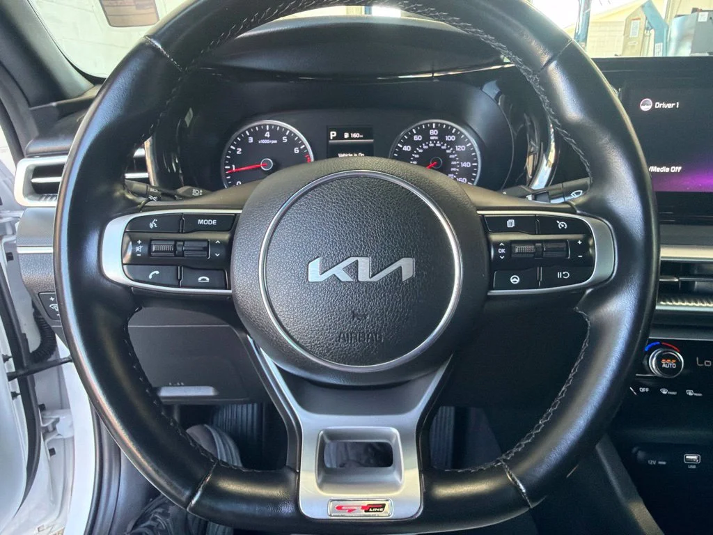 Used 2022 Glacial White Pearl Kia GT-Line image 17