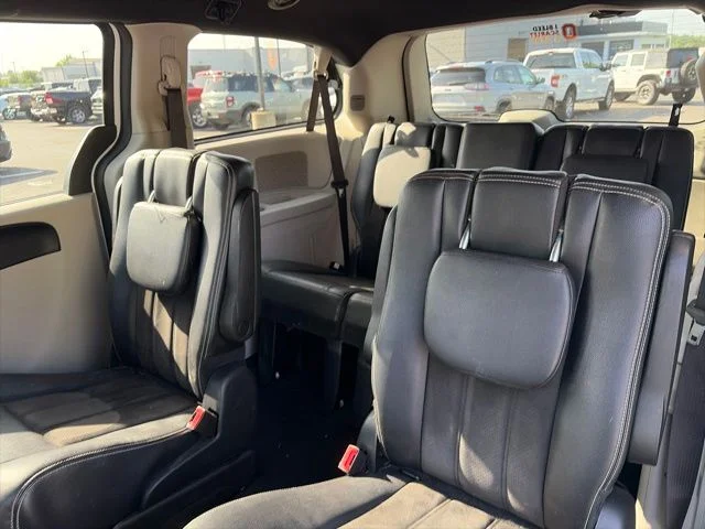 Used 2020 White Dodge SXT image 13