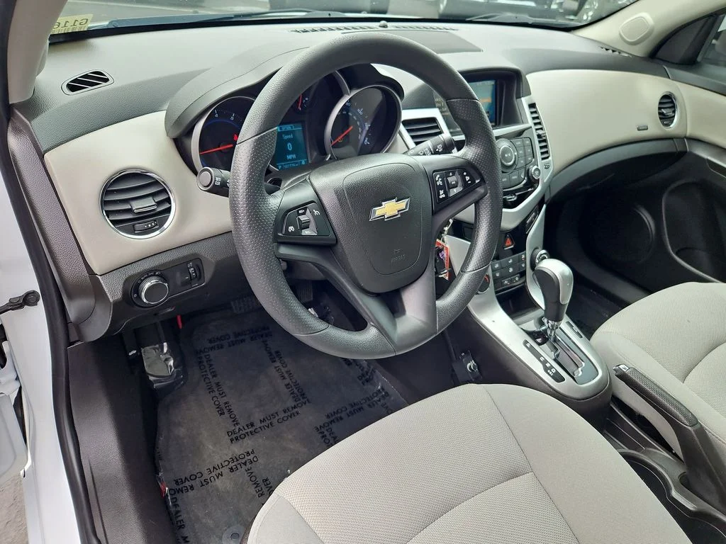 Used 2015 Summit White Chevrolet 1LT image 13