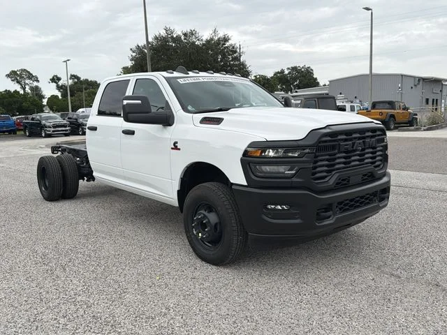 New 2026 Bright White Clear-Coat Exterior Paint RAM Tradesman image 2