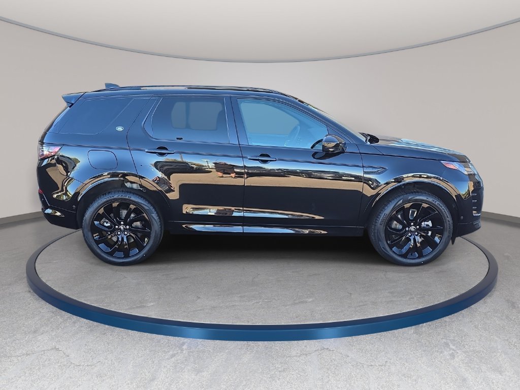 Certified Used 2025 Black Land Rover SE image 5